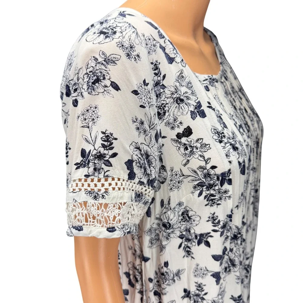 Torrid Floral Pintuck Lace Trim Babydoll Dress White Navy Cottage Core + Size 00